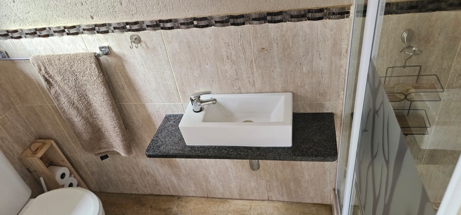 5 Bedroom Property for Sale in Mooinooi North West